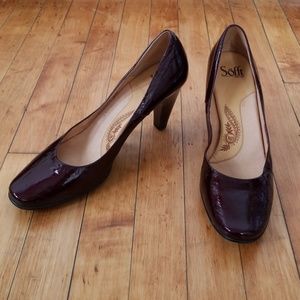 Dark ruby patent leather Sofft pumps SZ 10W